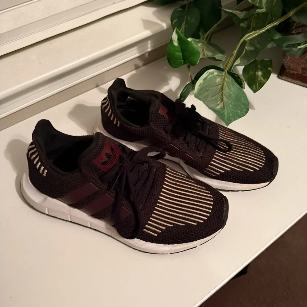 Adidas Women's Black and Pink Athletic Shoes - Picture 3 of 8